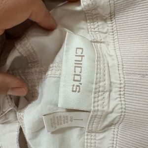 Chico's Cargo Capri Women’s Light Beige Bottoms